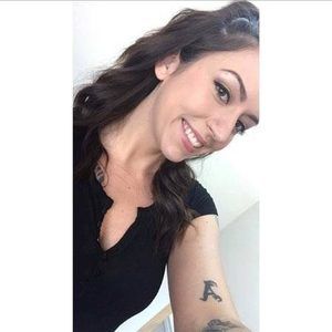 Meet your Posher, Alicia